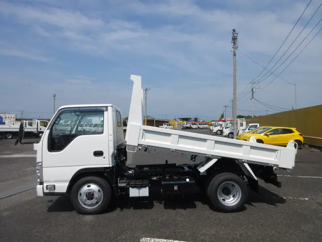 いすゞ エルフ 2PG-NKS88AD(4WD)の写真12