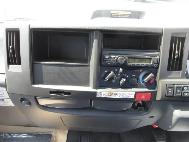 いすゞ エルフ 2PG-NKS88AD(4WD)の写真22