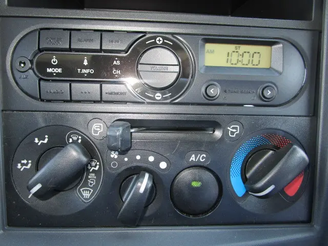 いすゞ エルフ TKG-NJR85A(2WD)の写真18