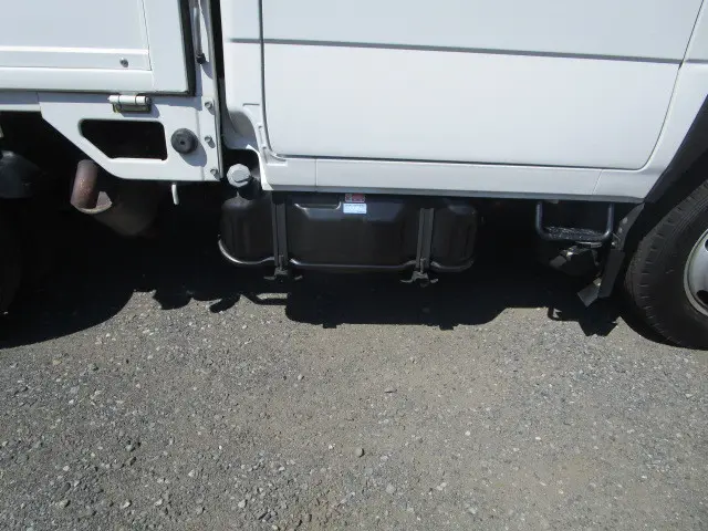 いすゞ エルフ TKG-NJR85A(2WD)の写真39