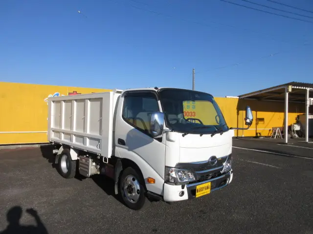 日野 デュトロ 2KG-XZU675T(4WD)の写真2