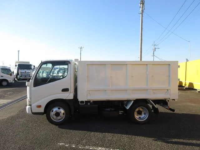 日野 デュトロ 2KG-XZU675T(4WD)の写真5