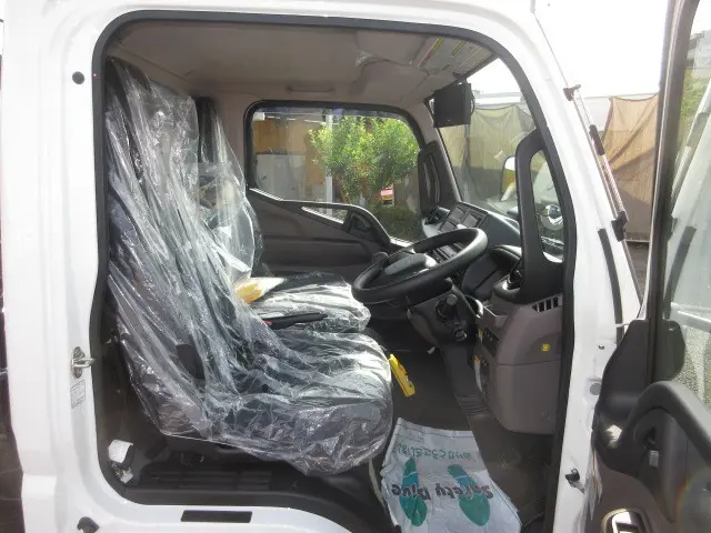 三菱 キャンター 2RG-FBAV0(2WD)の写真16