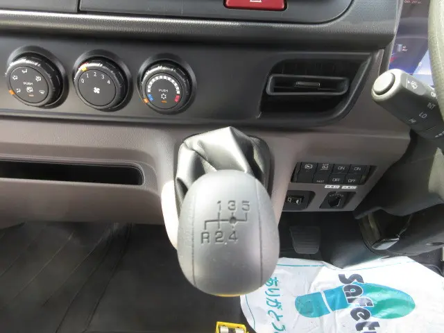 三菱 キャンター 2RG-FBAV0(2WD)の写真25