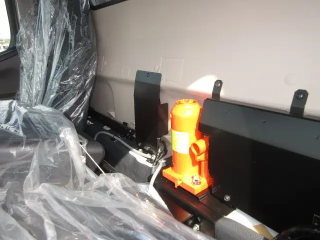 三菱 キャンター 2RG-FBAV0(2WD)の写真30