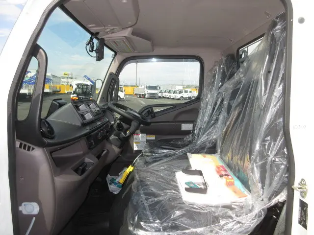 三菱 キャンター 2RG-FBAV0(2WD)の写真31