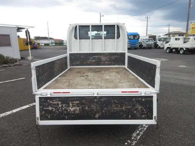 いすゞ エルフ TRG-NJS85A(4WD)の写真8