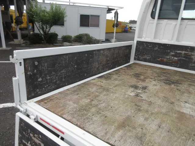 いすゞ エルフ TRG-NJS85A(4WD)の写真10