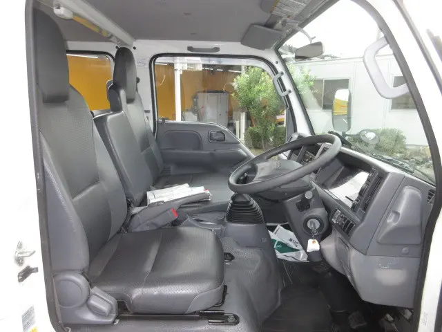 いすゞ エルフ TRG-NJS85A(4WD)の写真13