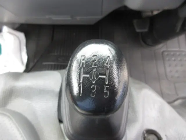 いすゞ エルフ TRG-NJS85A(4WD)の写真19