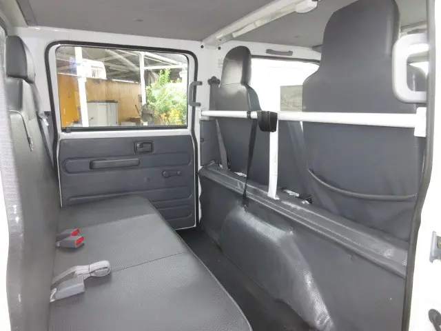 いすゞ エルフ TRG-NJS85A(4WD)の写真22