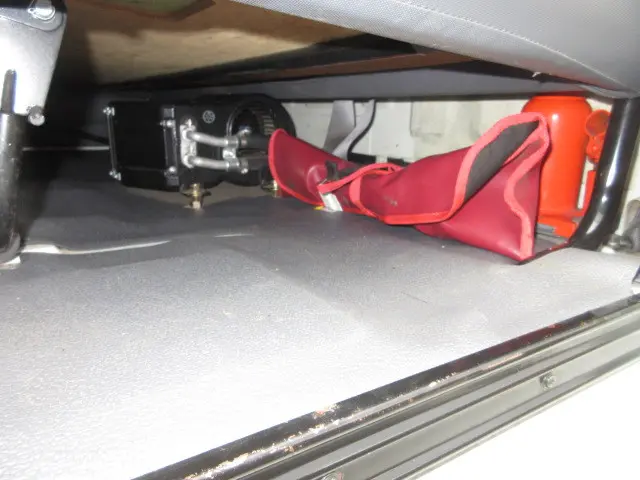 いすゞ エルフ TRG-NJS85A(4WD)の写真24