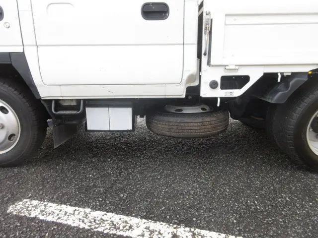 いすゞ エルフ TRG-NJS85A(4WD)の写真35