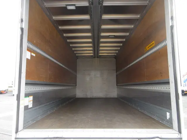 いすゞ フォワード 2RG-FRR90S2(2WD)の写真8