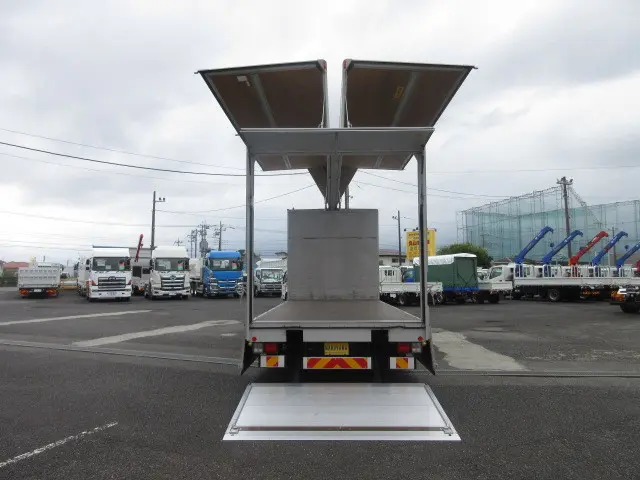 いすゞ フォワード 2RG-FRR90S2(2WD)の写真17