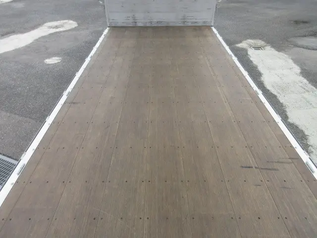 いすゞ フォワード 2RG-FRR90S2(2WD)の写真18