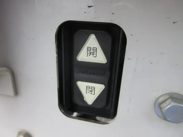 いすゞ フォワード 2RG-FRR90S2(2WD)の写真43