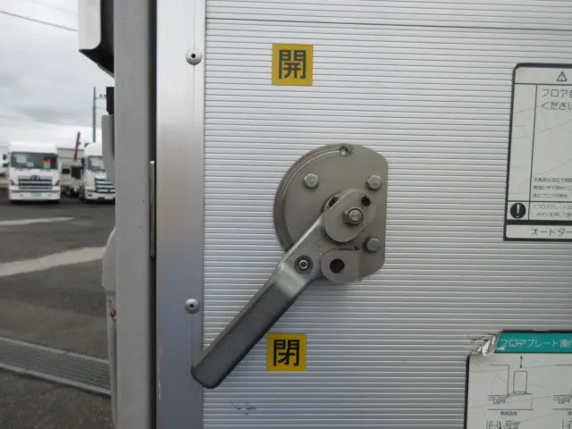 いすゞ フォワード 2RG-FRR90S2(2WD)の写真45