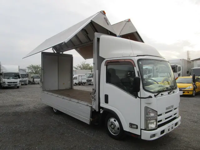 いすゞ エルフ BKG-NMR85AN(2WD)の写真2
