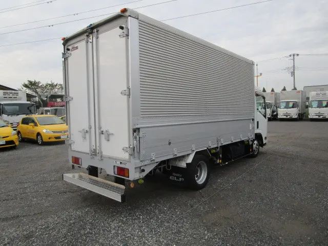 いすゞ エルフ BKG-NMR85AN(2WD)の写真7