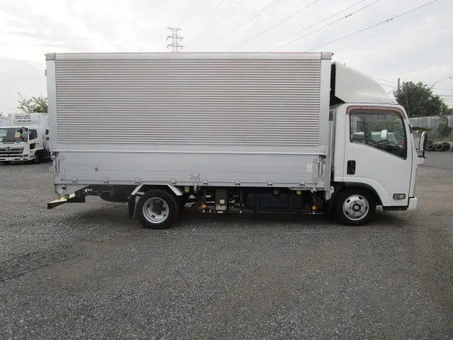 いすゞ エルフ BKG-NMR85AN(2WD)の写真8