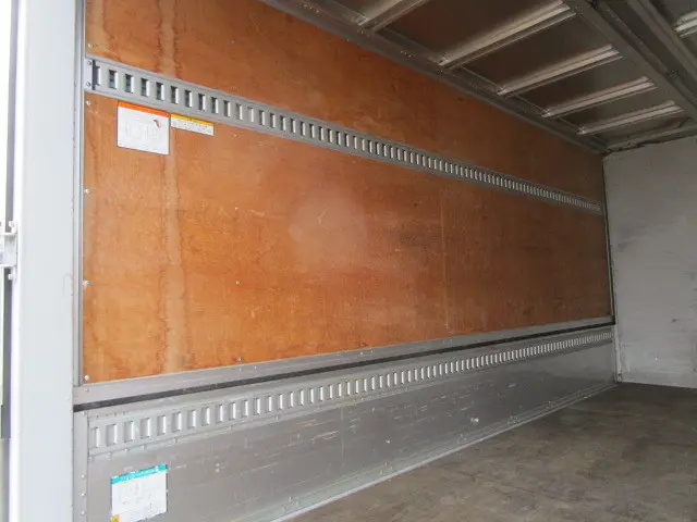 いすゞ エルフ BKG-NMR85AN(2WD)の写真13