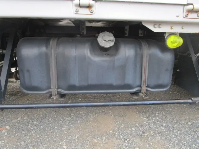 いすゞ エルフ BKG-NMR85AN(2WD)の写真30