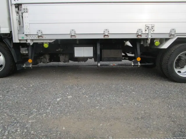 いすゞ エルフ BKG-NMR85AN(2WD)の写真34