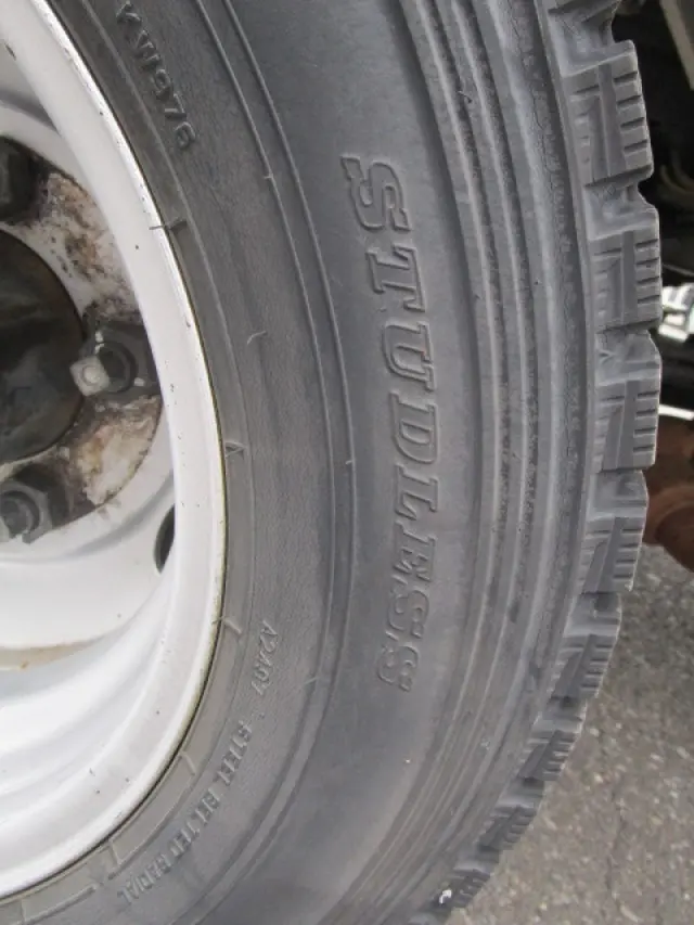 いすゞ エルフ BKG-NMR85AN(2WD)の写真45