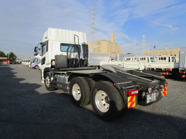 いすゞ ギガ 2DG-EW6ELH(6x4)の写真3