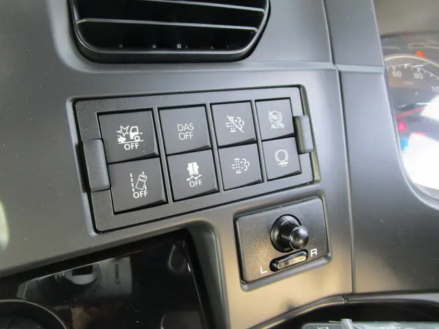 いすゞ ギガ 2DG-EW6ELH(6x4)の写真15