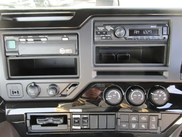 いすゞ ギガ 2DG-EW6ELH(6x4)の写真17