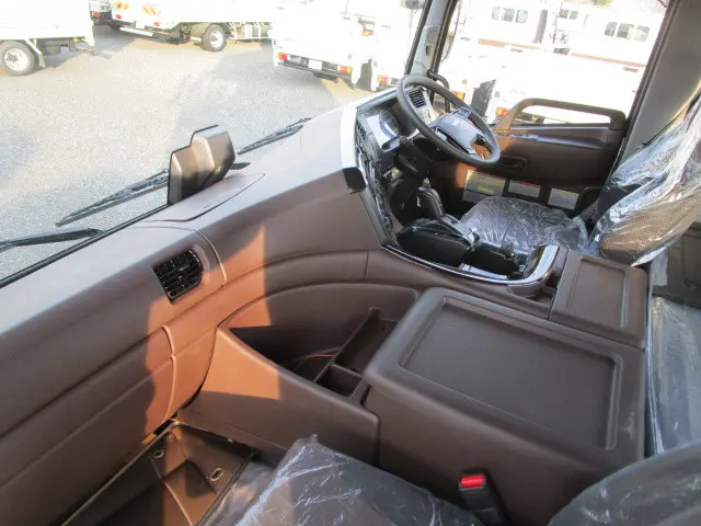 いすゞ ギガ 2DG-EW6ELH(6x4)の写真21