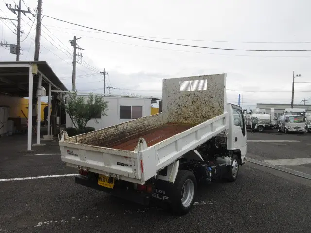 いすゞ エルフ 2RG-NJR88AD(2WD)の写真4