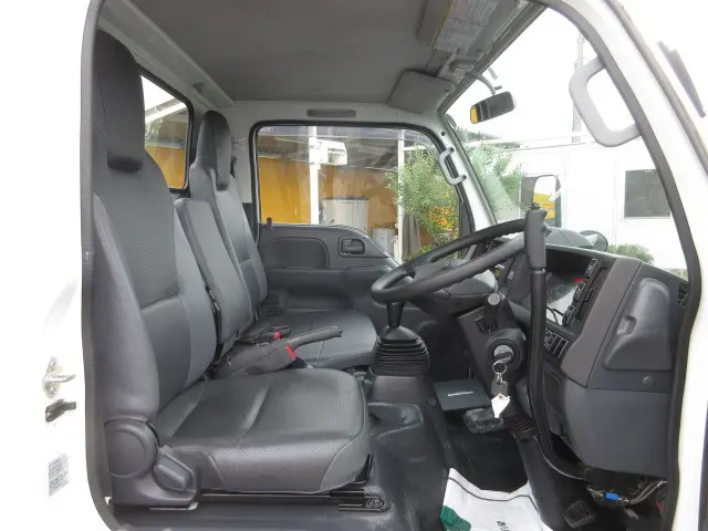 いすゞ エルフ 2RG-NJR88AD(2WD)の写真17