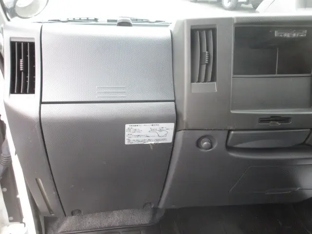 いすゞ エルフ 2RG-NJR88AD(2WD)の写真21