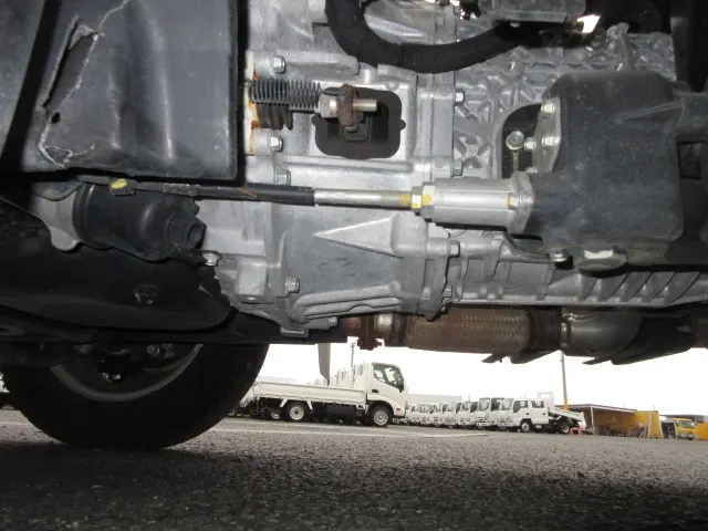 いすゞ エルフ 2RG-NJR88AD(2WD)の写真32