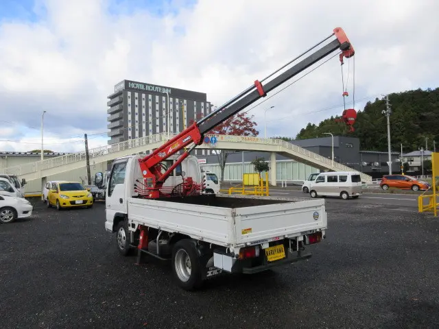 いすゞ エルフ KR-NKR81EA(2WD)の写真9