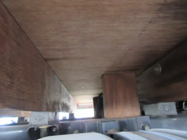 いすゞ エルフ KR-NKR81EA(2WD)の写真45