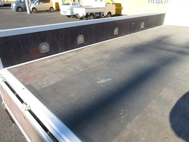 いすゞ エルフ BKG-NPR85AN(2WD)の写真11