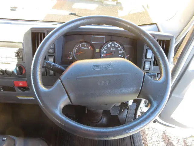 いすゞ エルフ BKG-NPR85AN(2WD)の写真16