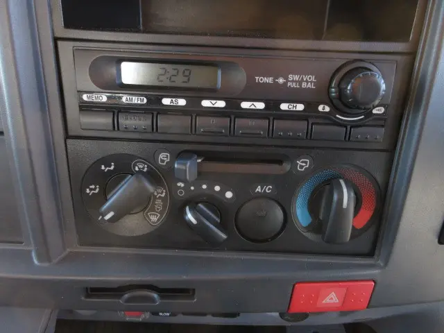いすゞ エルフ BKG-NPR85AN(2WD)の写真19