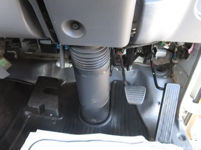 いすゞ エルフ BKG-NPR85AN(2WD)の写真20