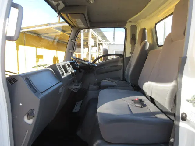 いすゞ エルフ BKG-NPR85AN(2WD)の写真22