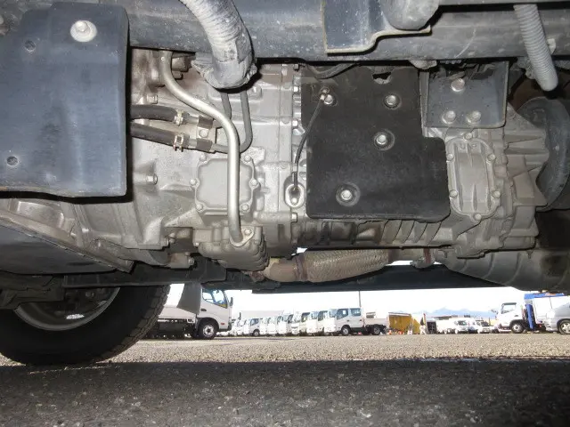 いすゞ エルフ BKG-NPR85AN(2WD)の写真30