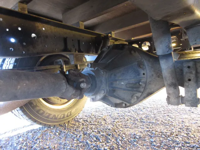 いすゞ エルフ BKG-NPR85AN(2WD)の写真31