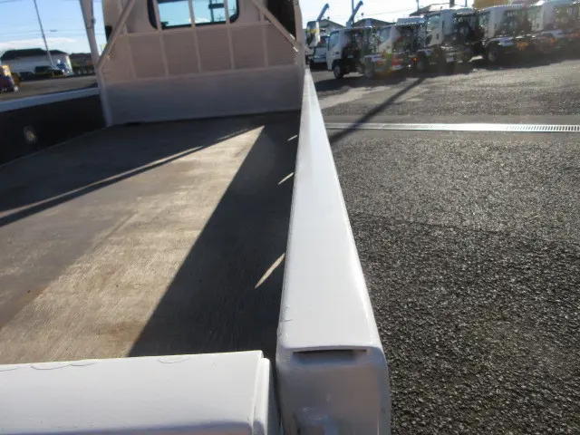 いすゞ エルフ BKG-NPR85AN(2WD)の写真43