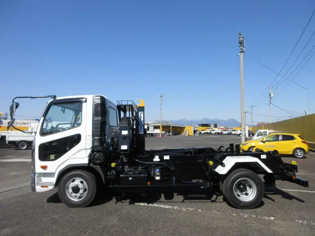 三菱 ファイター 2KG-FK72F(2WD)の写真5