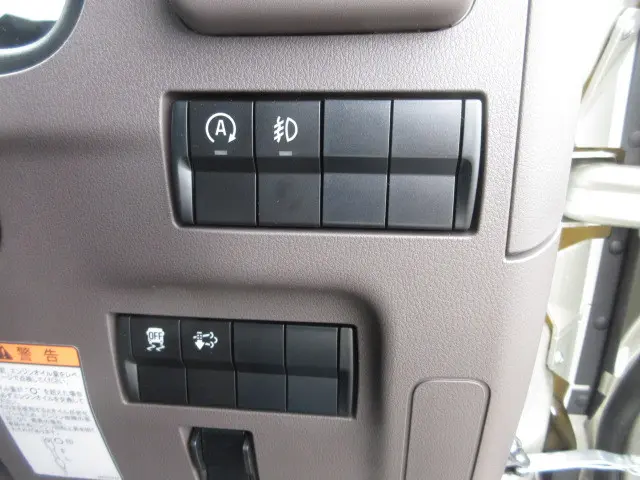 三菱 キャンター 2RG-FBA20(2WD)の写真17