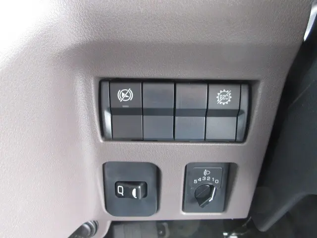 三菱 キャンター 2RG-FBA20(2WD)の写真18